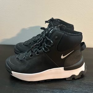 Nike boots. Size 7. Never worn.